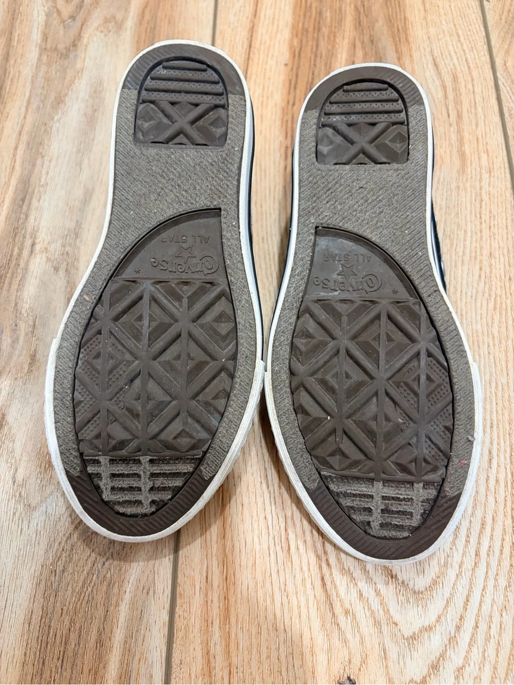 Converse Kids Low-Top Sneakers in Black and White